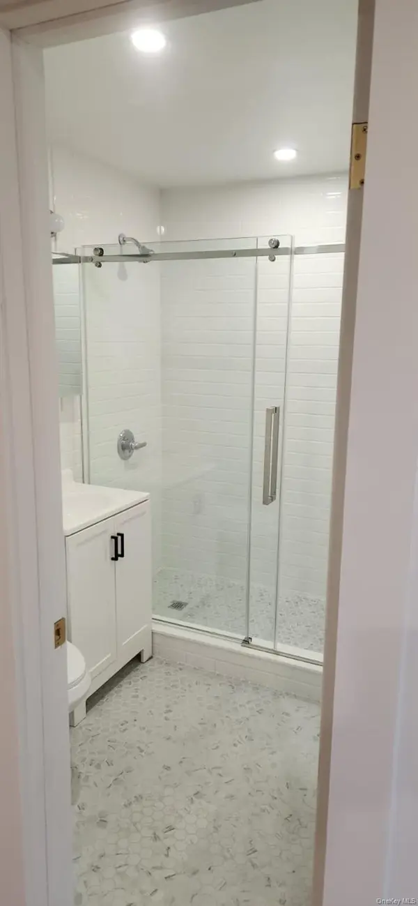 11708 Liberty AVE, Richmond Hill, NY 11419