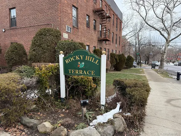 215-19 48th AVE #2C, Oakland Gardens, NY 11364