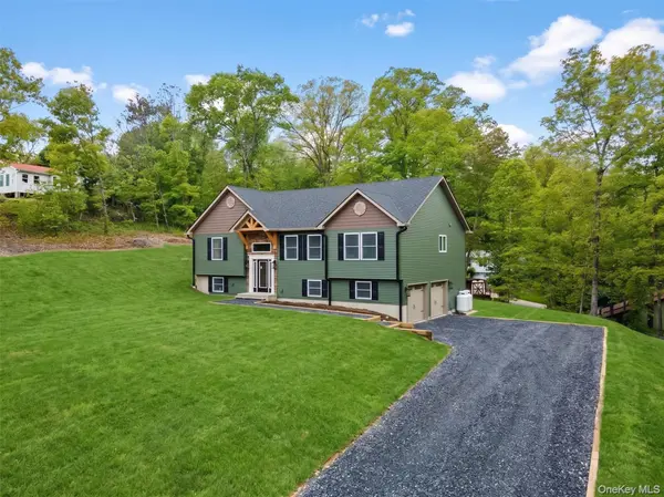 61 Smith AVE, Walden, NY 12586