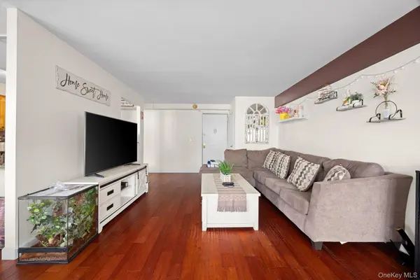 25 Lake ST #2E, White Plains, NY 10603