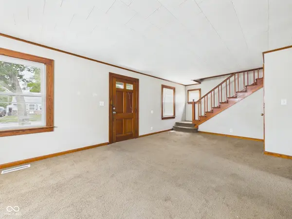 327 Edgemound DR, Anderson, IN 46013