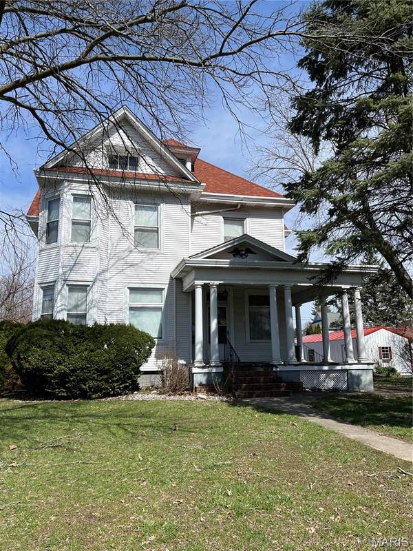 101 E 1st North ST,  Mount Olive,  IL 62069