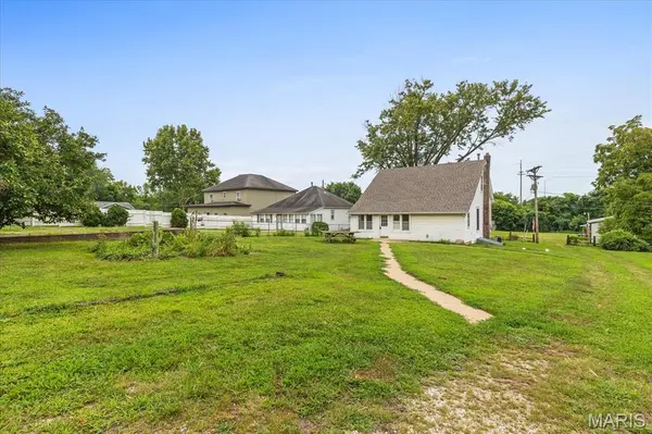 2130 Gilmore LN, Wentzville, MO 63385