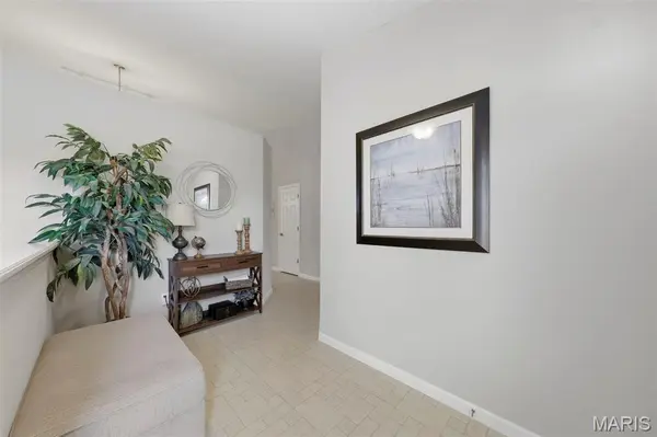 105 Maryland DR #94B, O'fallon, MO 63366