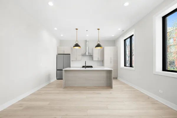 1331 W Taylor ST #2W, Chicago, IL 60607