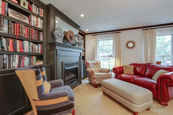 72 Adare DR, Cary, IL 60013