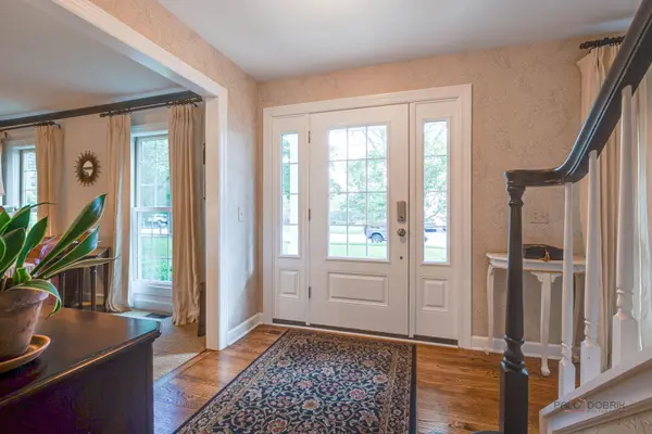 72 Adare DR, Cary, IL 60013