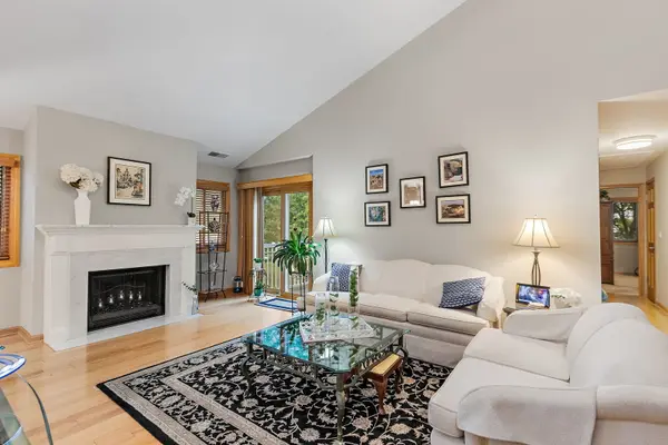 610 Berkley CT #Z2, Schaumburg, IL 60194