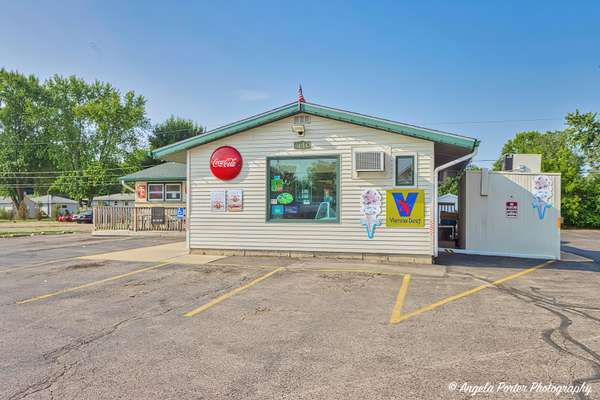 4911 W Elm ST, Mchenry, IL 60050