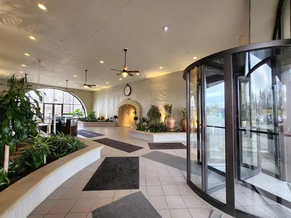1 Renaissance PL #910, Palatine, IL 60067