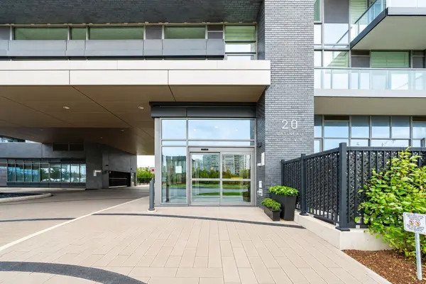 20 Gatineau DR #803, Vaughan, ON L4J 0L3