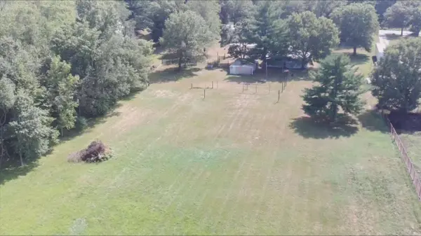 828 15th AVE, Demotte, IN 46310