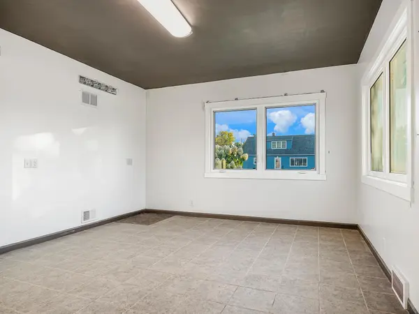 325 2nd St SE, Perham, MN 56573