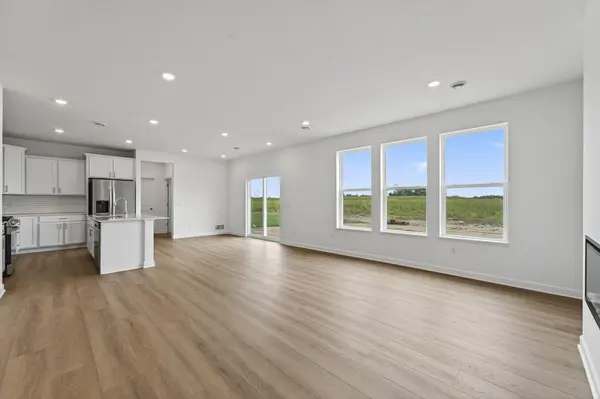 810 Hopkins LN, Buffalo, MN 55313