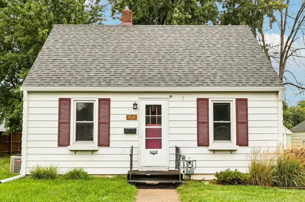 814 8th AVE SW, Faribault, MN 55021