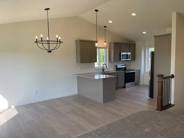 1463 34th AVE SW, Cambridge, MN 55008