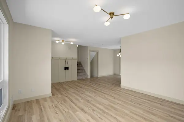 8090 159th ST W, Apple Valley, MN 55124