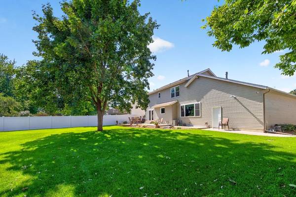 1008 Golfers CT SE, Rochester, MN 55904