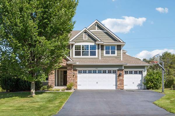 3604 Sawgrass TRL S, Eagan, MN 55123