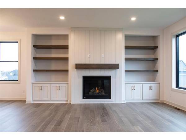 4130 Gable LN, Woodbury, MN 55129