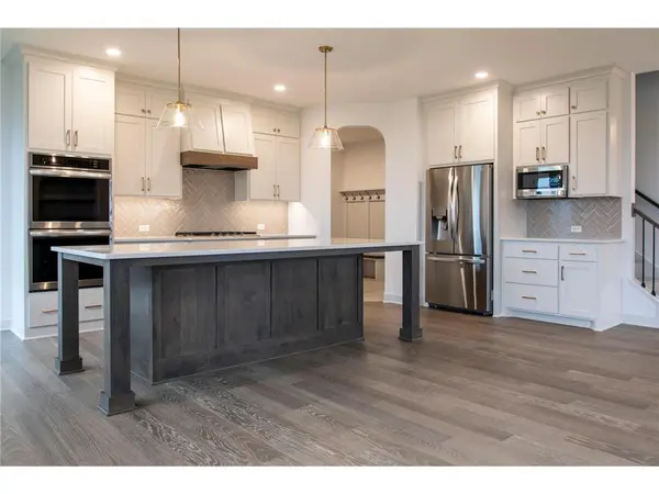 4130 Gable LN, Woodbury, MN 55129