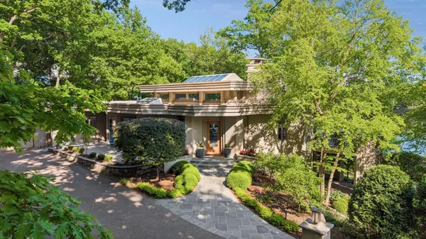 6504 Stauder CIR, Edina, MN 55436