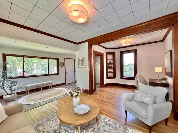 418 Belvidere ST E, Saint Paul, MN 55107