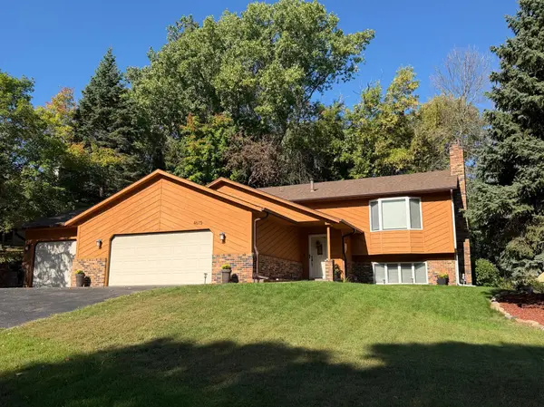 4615 Parkridge DR, Eagan, MN 55123