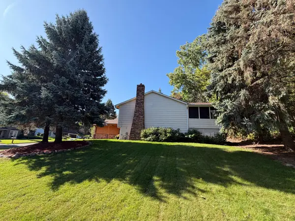 4615 Parkridge DR, Eagan, MN 55123