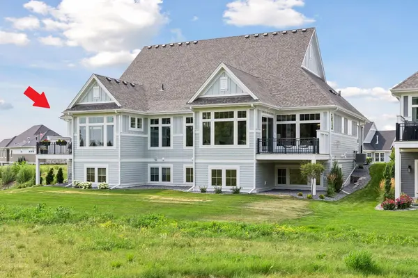89 Spring Farm RD, North Oaks, MN 55127