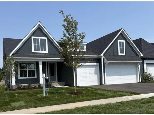 4048 Arbor DR, Woodbury, MN 55129