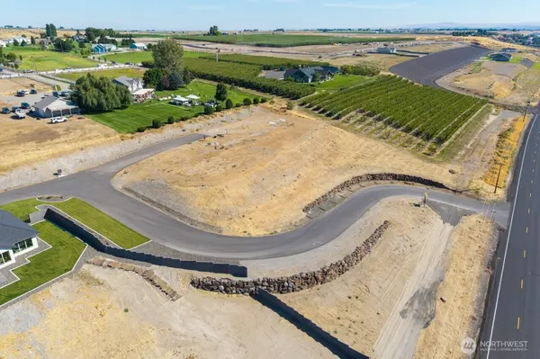 29 Columbia Bluff LN, Pasco, WA 99301