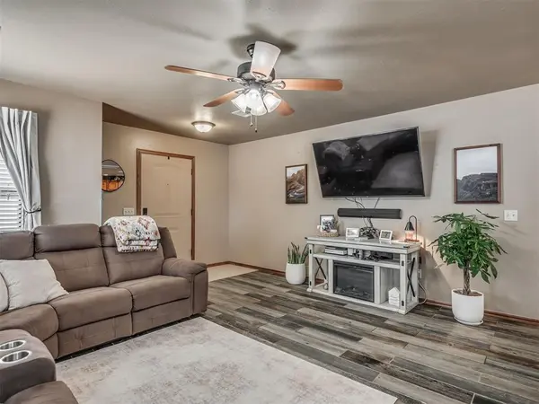 958 Cotswold CT, Blanchard, OK 73010