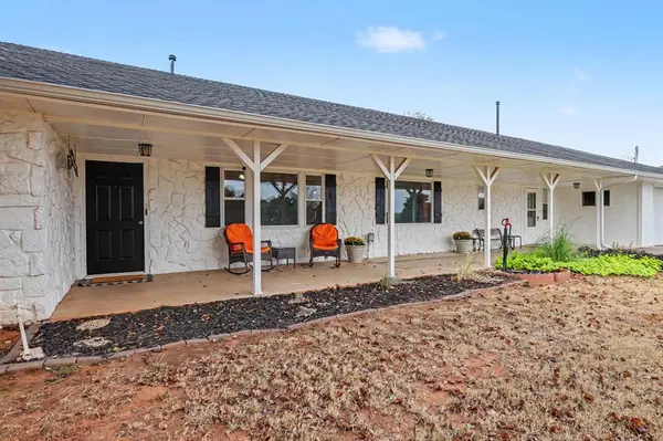 780 Pinewood LN, Blanchard, OK 73010