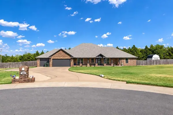 4500 Hillside LN, Edmond, OK 73025