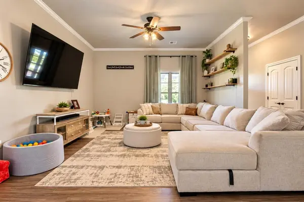 4500 Hillside LN, Edmond, OK 73025