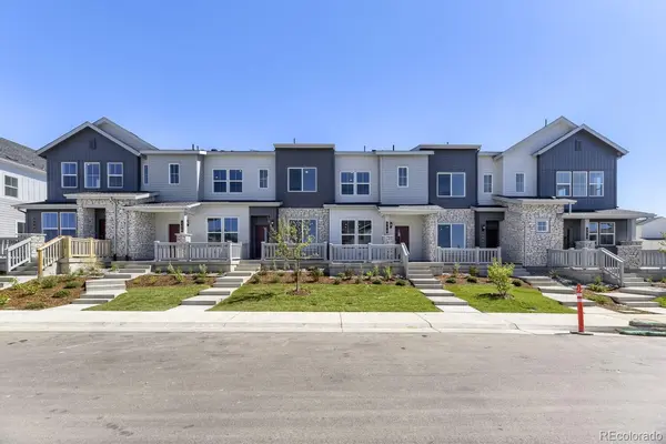 366 N Bersshine CT, Watkins, CO 80137