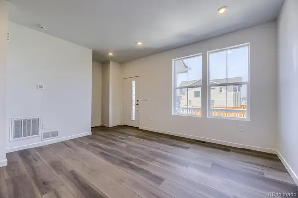 358 N Bersshine CT, Watkins, CO 80137