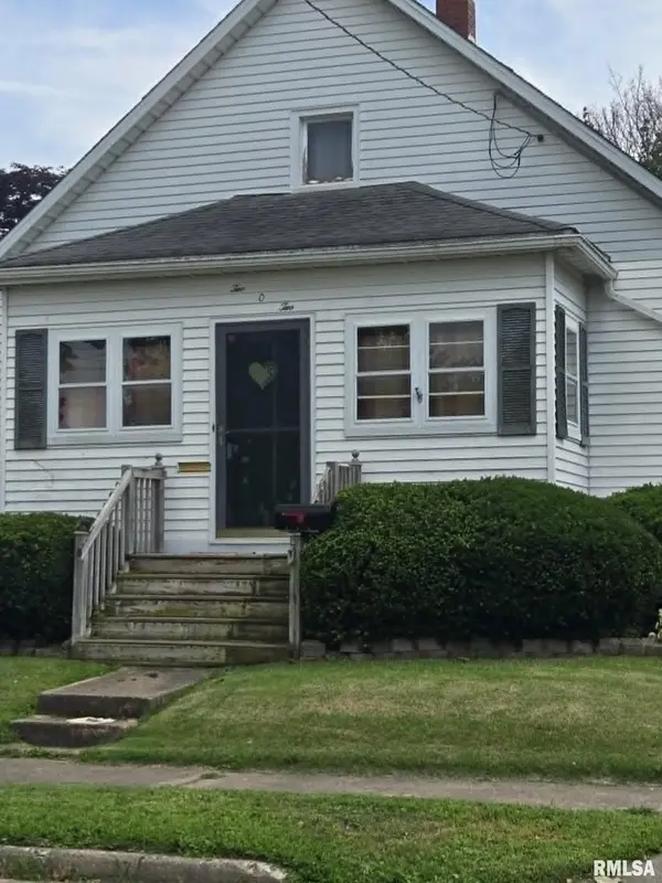 202 W MYRTLE ST, Canton, IL 61520