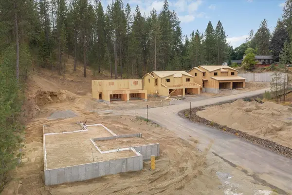 512 E Caribou Ln, Spokane, WA 99218