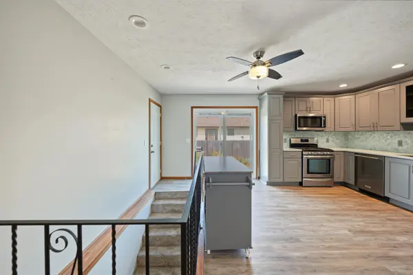 1233 Louise Ln, Salina, KS 67401