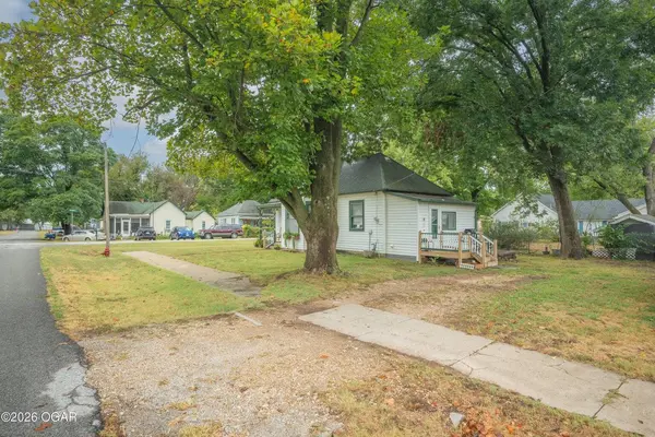 303 Ottawa ST, Seneca, MO 64865