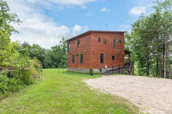 3961 County Road 102, Eureka Springs, AR 72632
