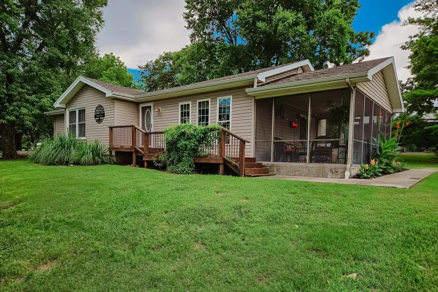 1157 E Dade 186, Ash Grove, MO 65604
