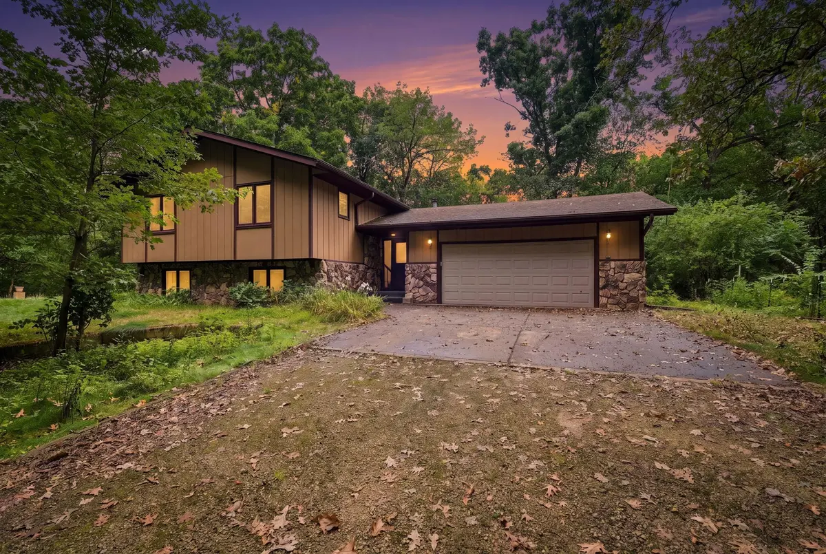 11796 Akron AVE, Inver Grove Heights, MN 55077