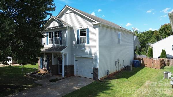 5243 Swearngan RD, Charlotte, NC 28216