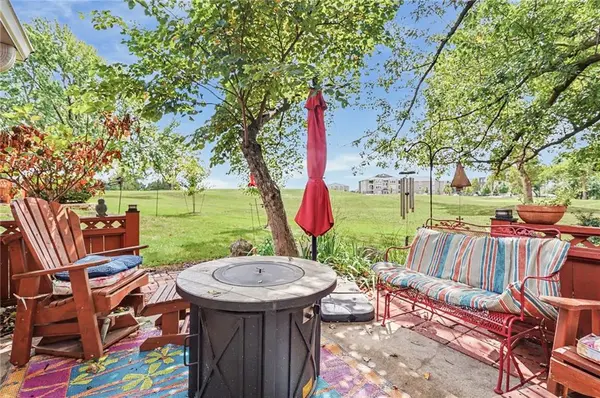 4009 Vintage CT, Lawrence, KS 66047