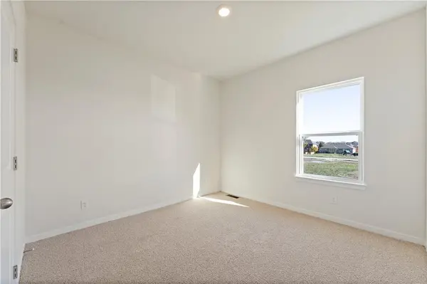 18626 Weaver ST, Spring Hill, KS 66083