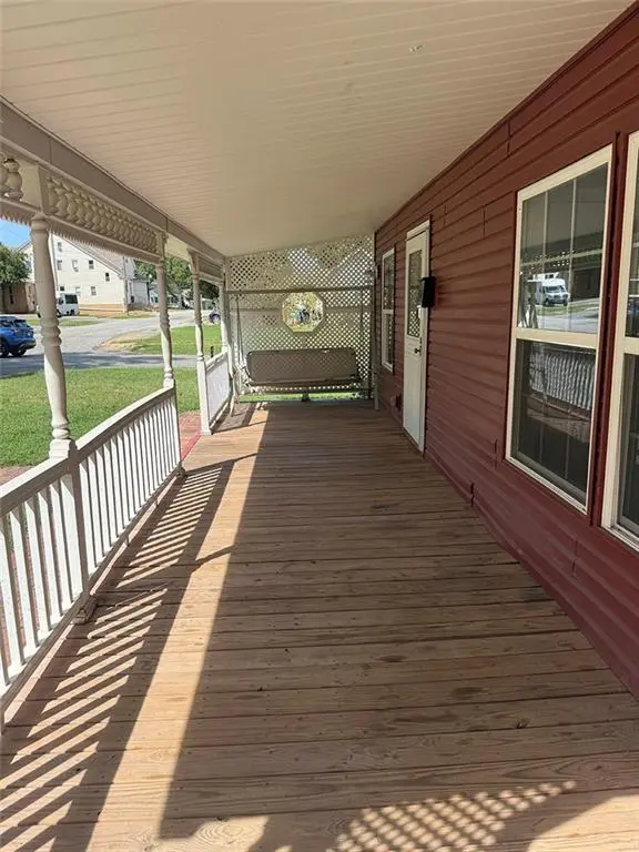 302 16th ST, Blue Springs, MO 64015