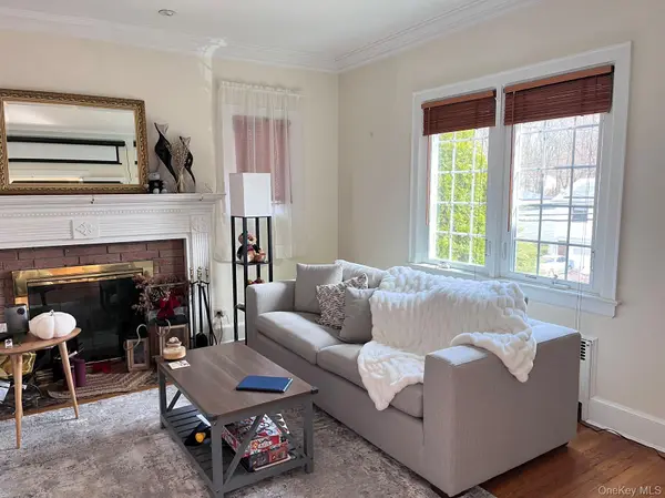 11 Pleassant Ave, White Plains, NY 10605